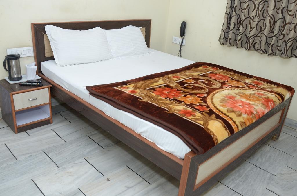 Oyo 15242 Hotel Rathi Palace Jaipur Extérieur photo
